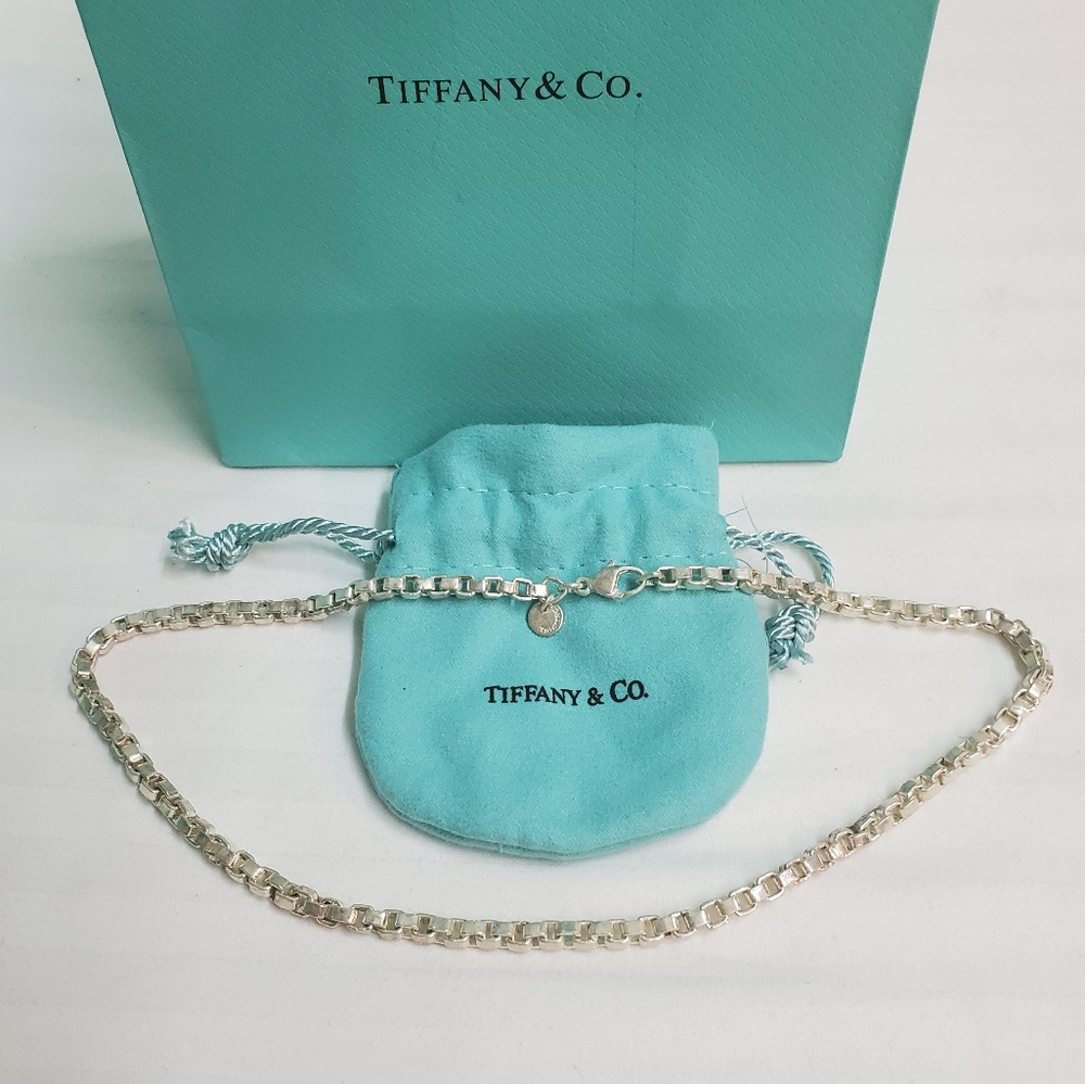 Tiffany & Co. 925 Sterling Venetian Box Chain 16'